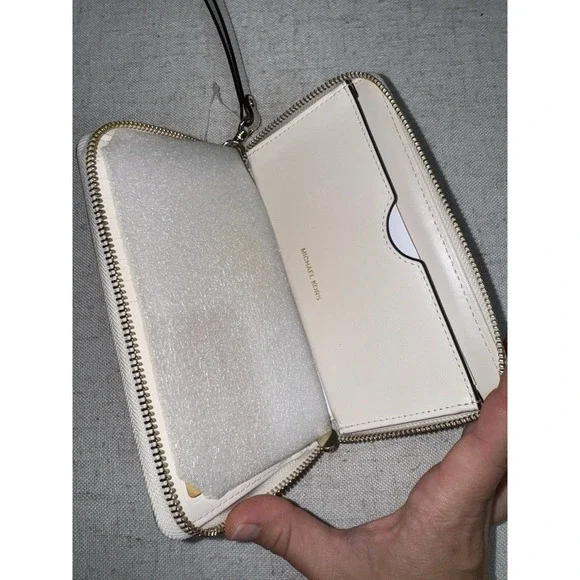 NWT Michael Kors Jet Set Natural Light Cream Phone Case Wallet Wristlet - Picture 4 of 6